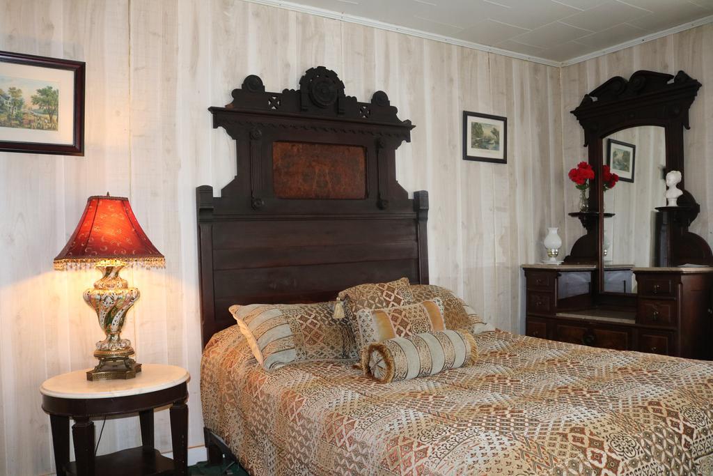 Colonial Inn Pine Hill Екстер'єр фото